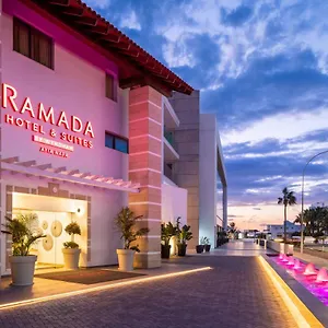 Ramada & By Wyndham מלון